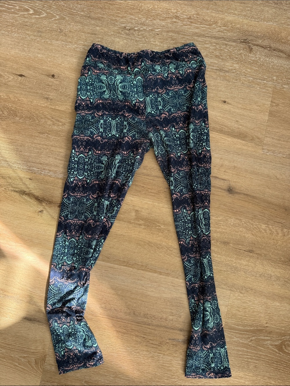 LuLaRoe Navy & Teal Patterned Leggings